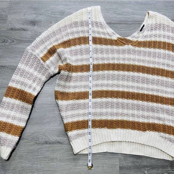 Cozy Striped Women’s V-Neck Sweater Cream Brown Lavender - Picture 10 of 13